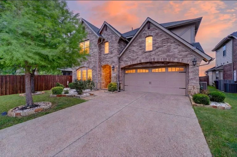 1104 Brendan Dr — Photo 5