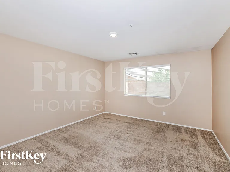 11329 W Harrison St — Photo 8