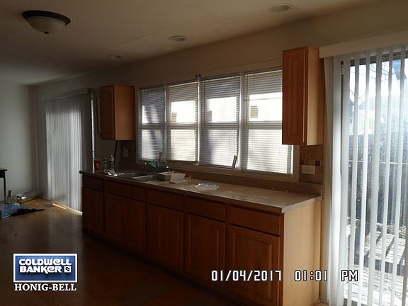 4th image of 1030 Monterey Ct