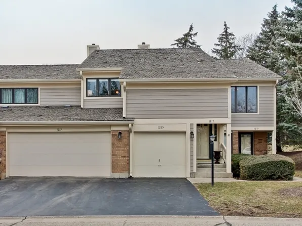 1217 Gulfstream Pkwy, Libertyville, IL 60048