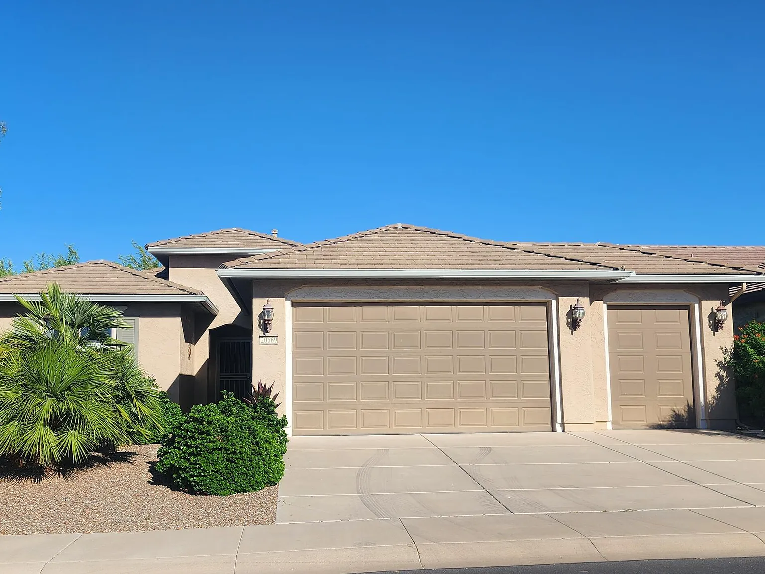 3 bed, 2.0 bath, 1612 sqft, $2,800 — Photo 1