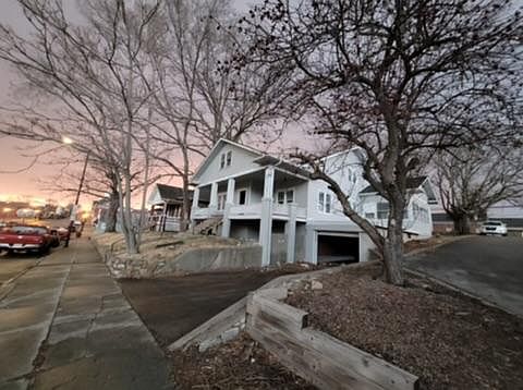 Breathtaking Sunsets can be viewed from the front porch.