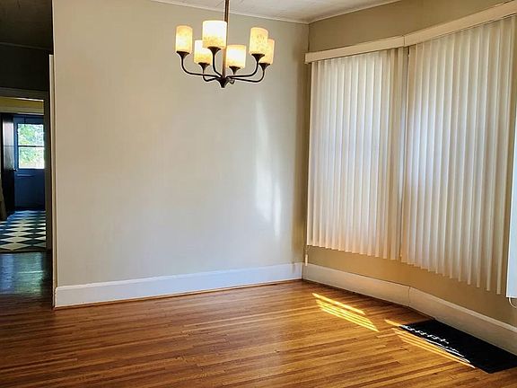 3rd image of 829 Ashland Ave #1