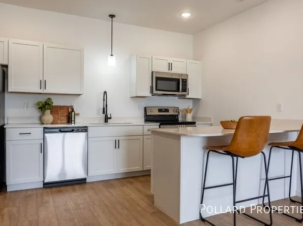 803 Parkview Dr, Wright City, MO