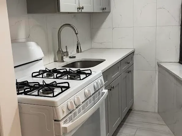 151 Allen Street image 5 of 11