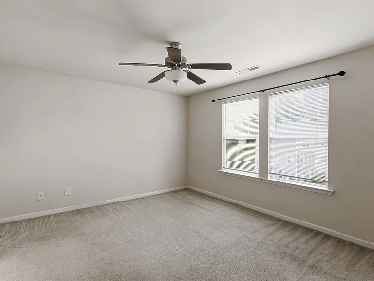 1502 Sharon Rd W — Photo 17