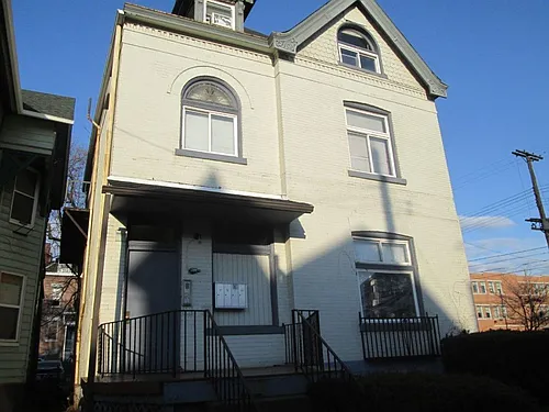 300 Amber St #1 Photo 1 300 Amber St #1 Photo 1