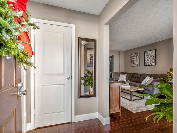 3rd image of 677 Slate Hollow Ct