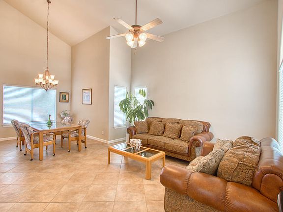 5th image of 405 Phil Hansen Dr