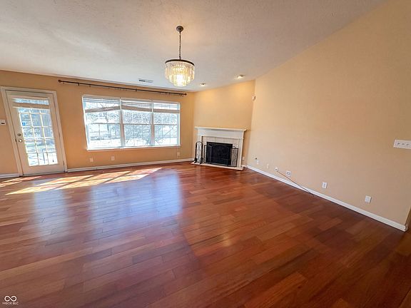 3rd image of 13167 Roma Bnd