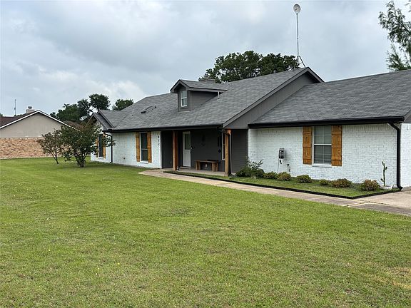 5th image of 412 Christi Ln