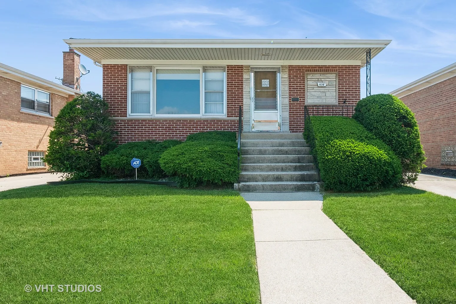 639 Hoxie Ave photo 1