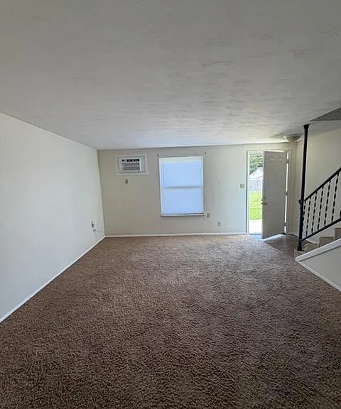 338 Grove St — Photo 9