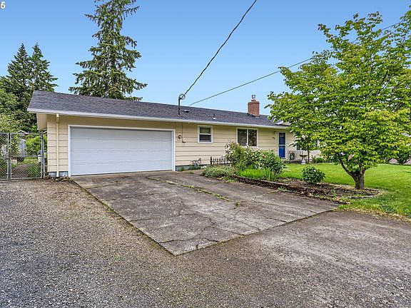 4th image of 157 NE 11th Dr