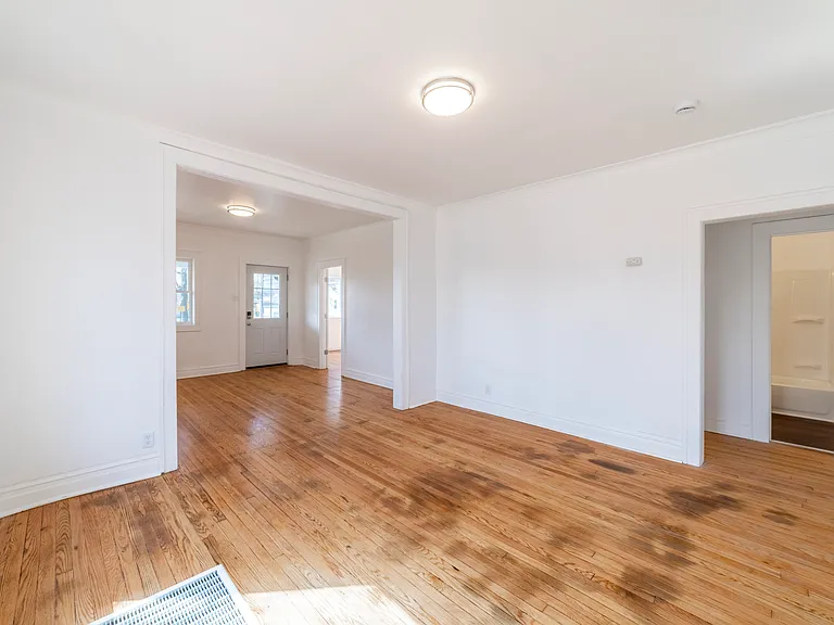 553 Highland St — Photo 11