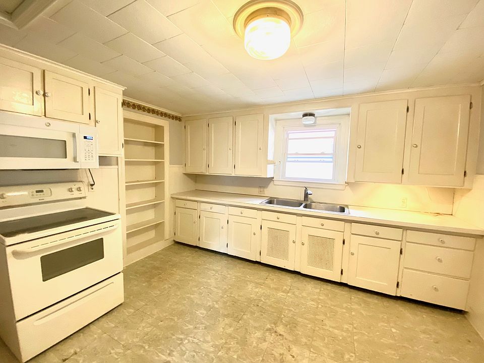 1st image of 492 Main St #1