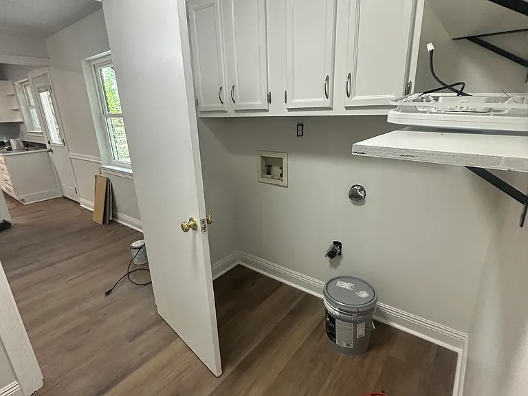 2408 Middlecoff Dr — Photo 8