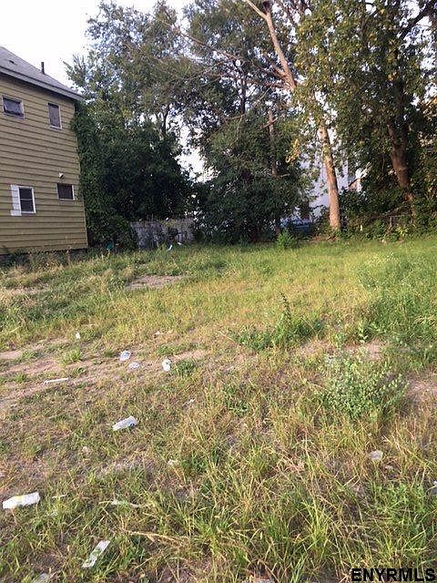 2nd image of 409 Duane Ave