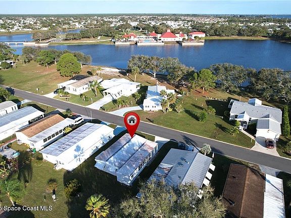3rd image of 382 Egret Cir