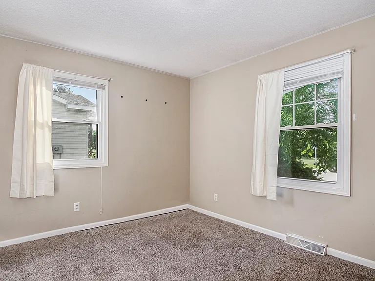 6679 Pleasantview St NE — Photo 12
