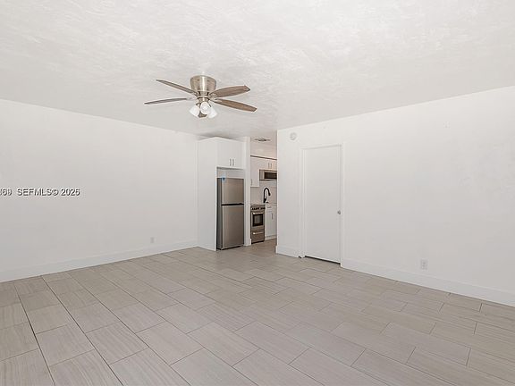 2nd image of 2901 Polk St APT 10
