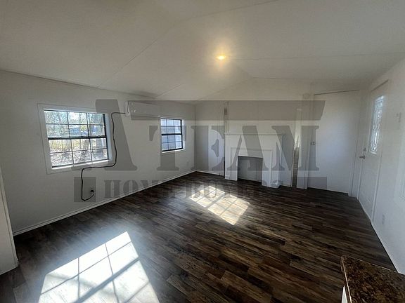 4th image of 105 Mesa Dr