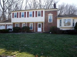 25 Nantes Rd, Parsippany, NJ 07054