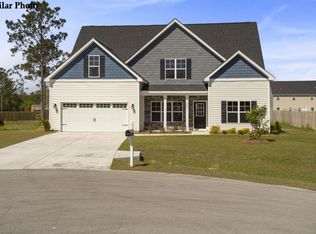 689 Aria Ln, Hubert, NC 28539