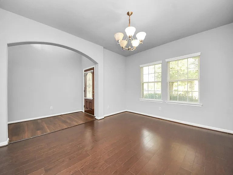 6306 Bain Dr — Photo 10