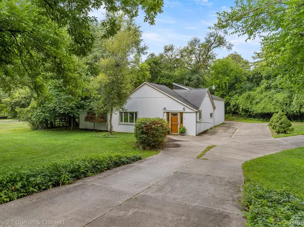 28405 Alycekay St, Farmington Hills, MI 48334