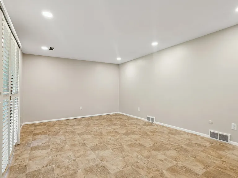 209 Greenbriar Ct — Photo 14