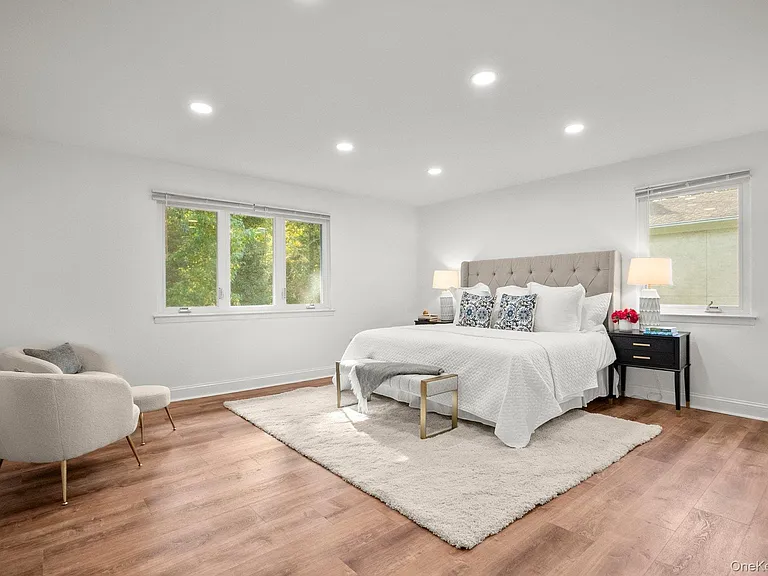 1341 Pelhamdale Ave — Photo 15