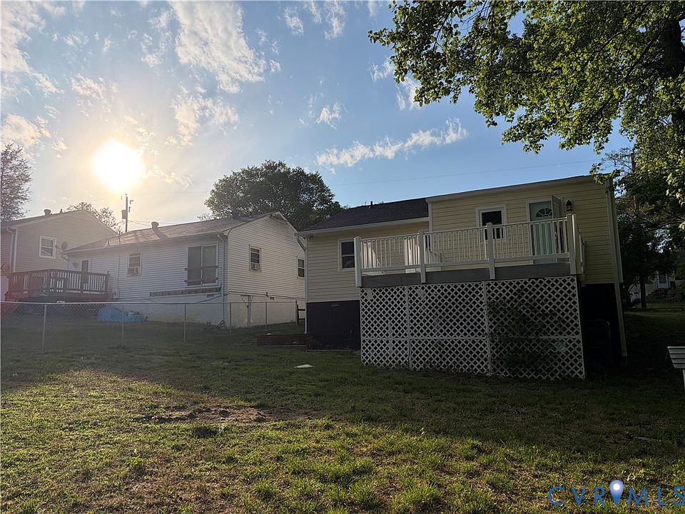2nd image of 133 N Grove Ave