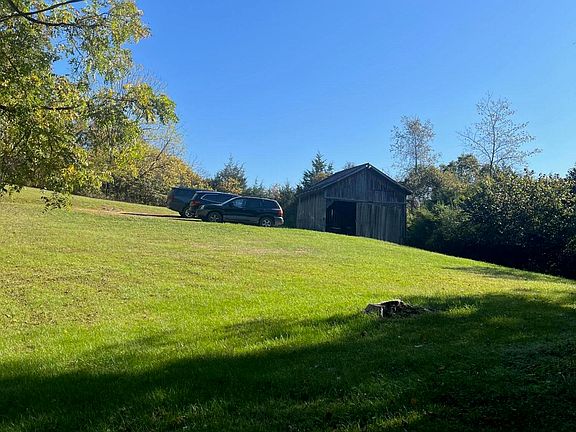 2nd image of 115 Burnish Ln