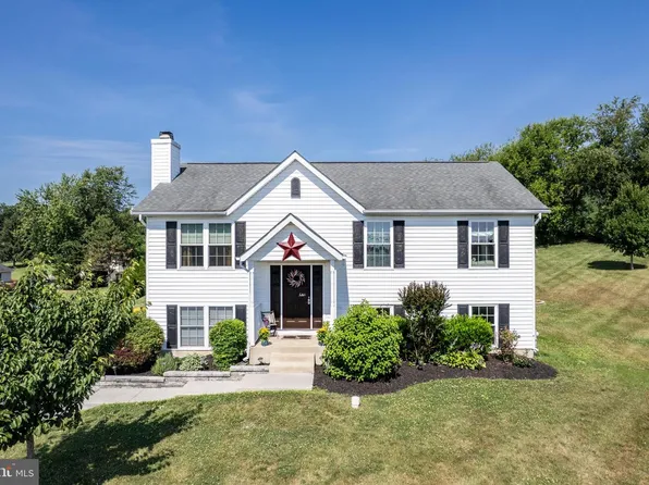 596 Footpath Ct, Westminster, MD 21158