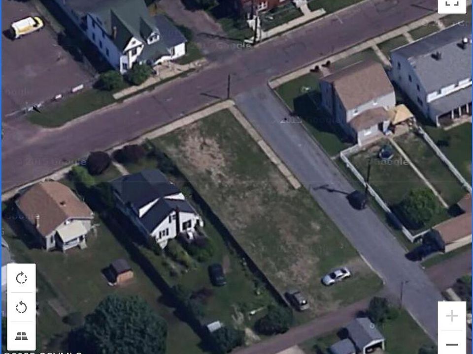 1st image of 206 W 8th St