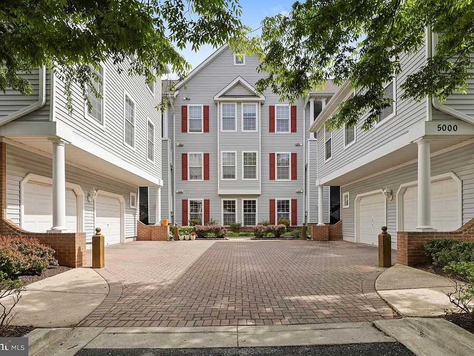 1st image of 5000 Hollington Dr Unit 305