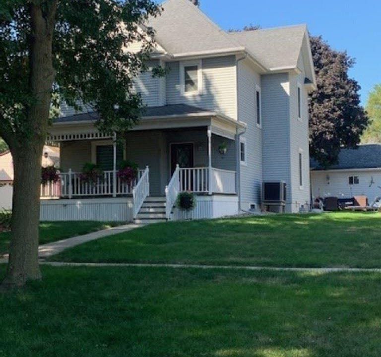 2nd image of 512 Madison St