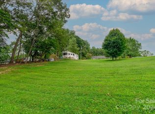 36 Fox Rd, Asheville, NC 28804