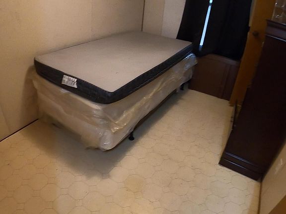 Middle Bedroom. House is cleaned out