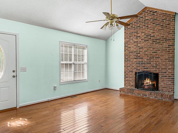 3rd image of 126 Monterey Trl