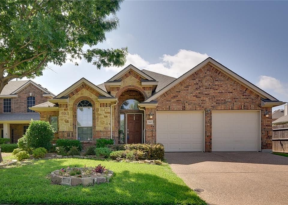 1st image of 2643 Cove Dr