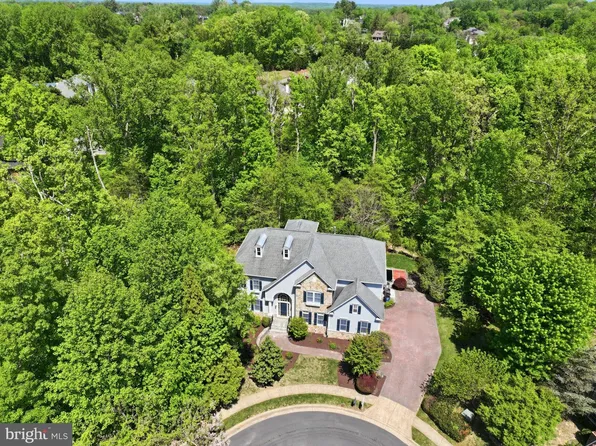 1401 Hidden Hl, Vienna, VA 22182