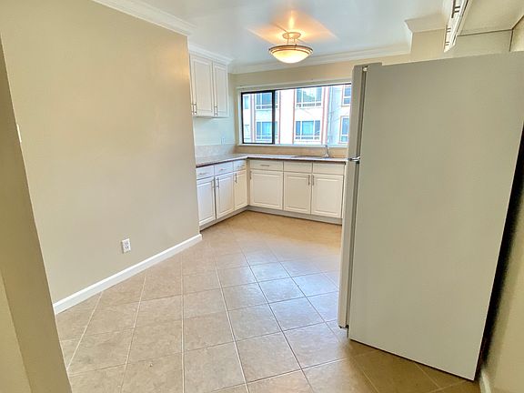 2nd image of 342 24th St #101