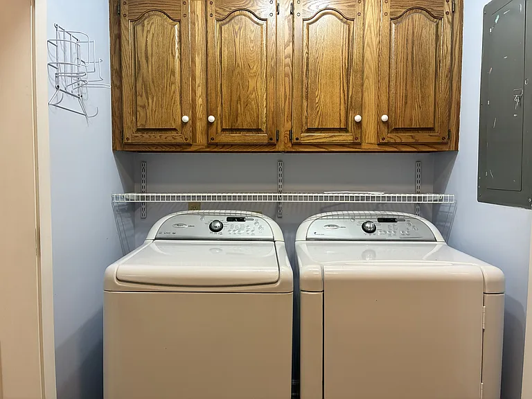 304 Live Oak Ln — Photo 7