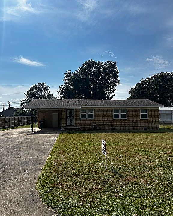 1st image of 707 Faye St