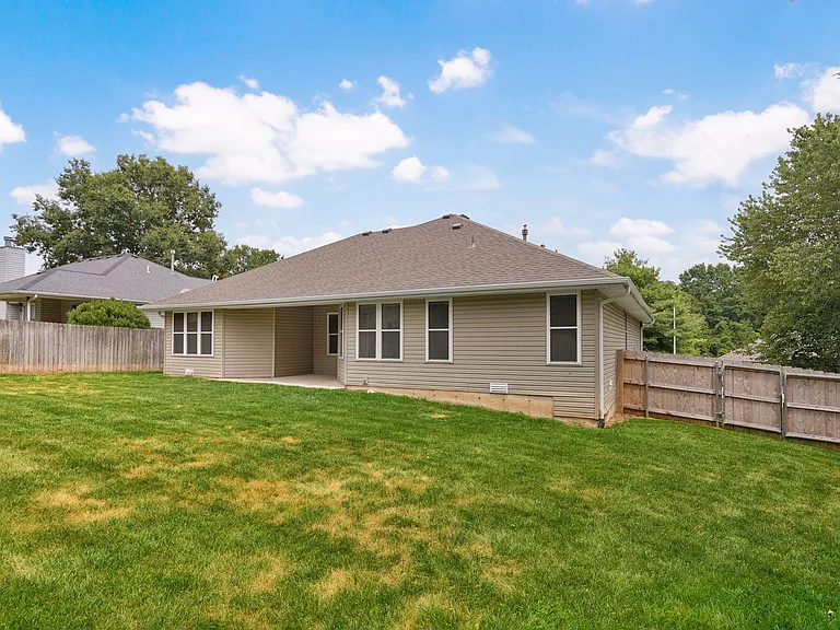 2921 S Eldon Ave — Photo 17