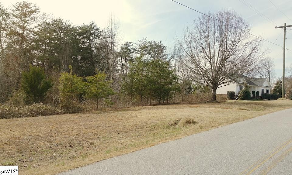 2nd image of 533 Albatross Rd