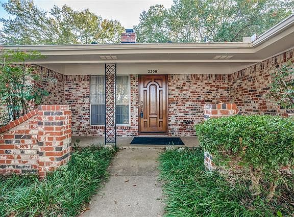 3rd image of 2300 Pin Oak Ln