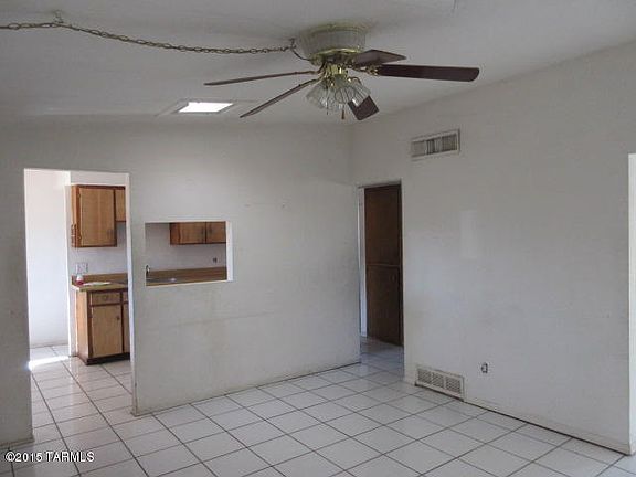 4th image of 334 W Calle Margarita